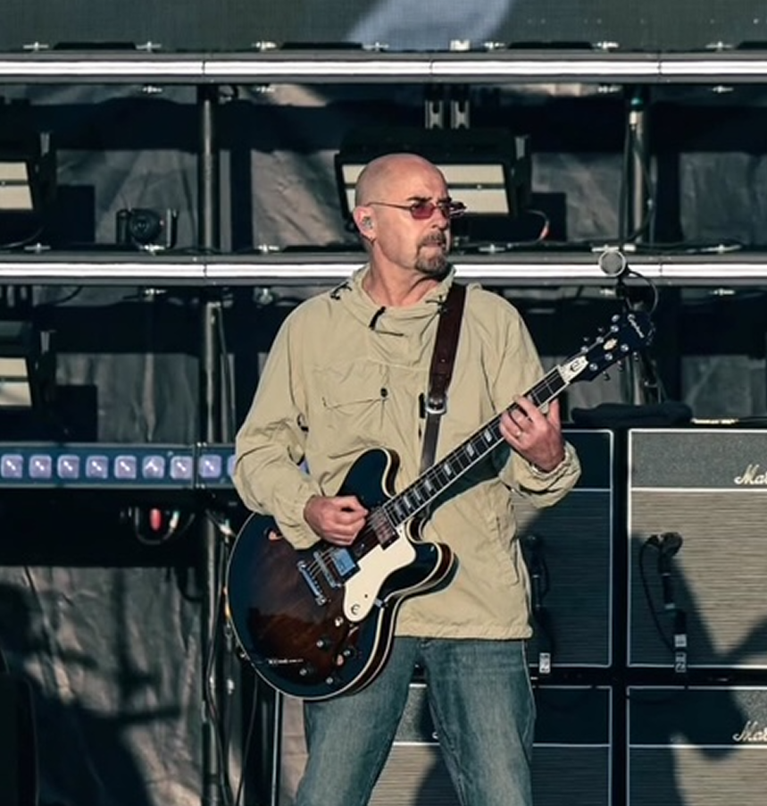 Paul “Bonehead” Arthurs